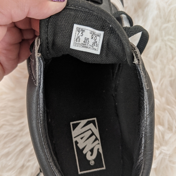 Vans Old Skool Classic Tumble Men's Sneaker - Picture 4 of 7